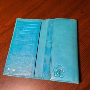 chanel aqua camellia long bi-fold wallet